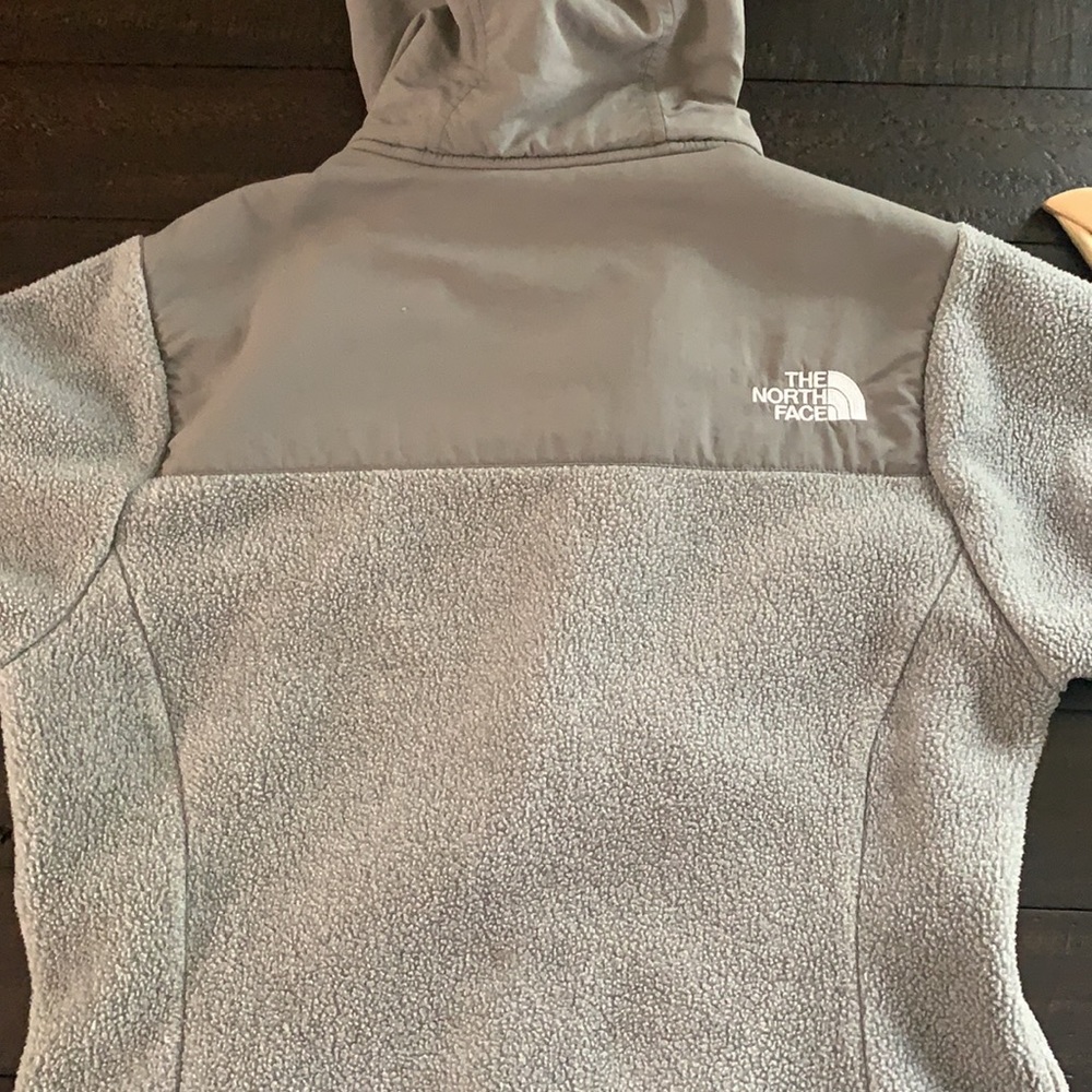 ✨HP✨ TNF Fleece Jacket - Picture 7 of 7